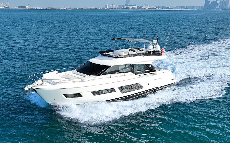 Ferretti 670